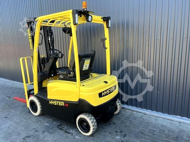 Električni viljuškar na 4 kotača Hyster J1.8XN