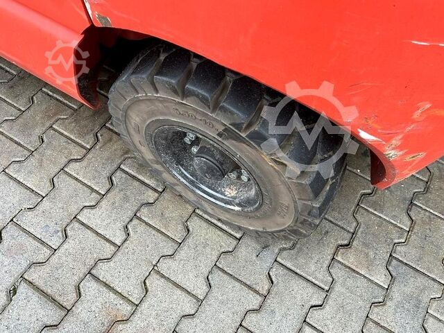 Električni 4 -kolesni viličar EP EFL302