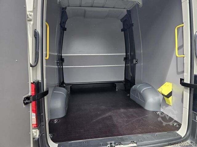 รถตู้หลังคาสูง VW Crafter 35 Kasten Plus 7 Sitze MR ERGO LED KAMERA