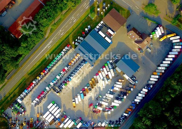 Remolque abierto BLOMENRÖHR Tandemanhänger mit Laderampen 3 t.