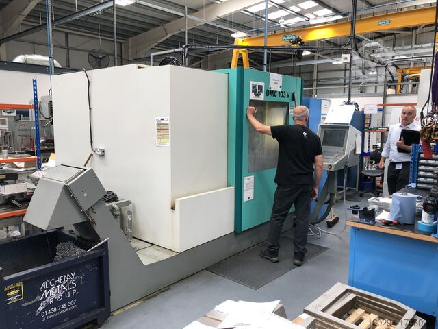 Centro de usinagem vertical Deckel Maho DMC 103V