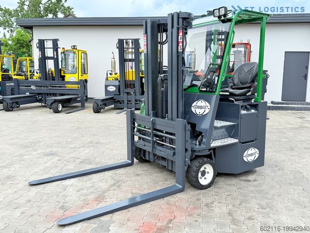 Четворосмерни виљушкар Combilift CB3000 / TRIPLEX 4900MM / FREE LIFT
