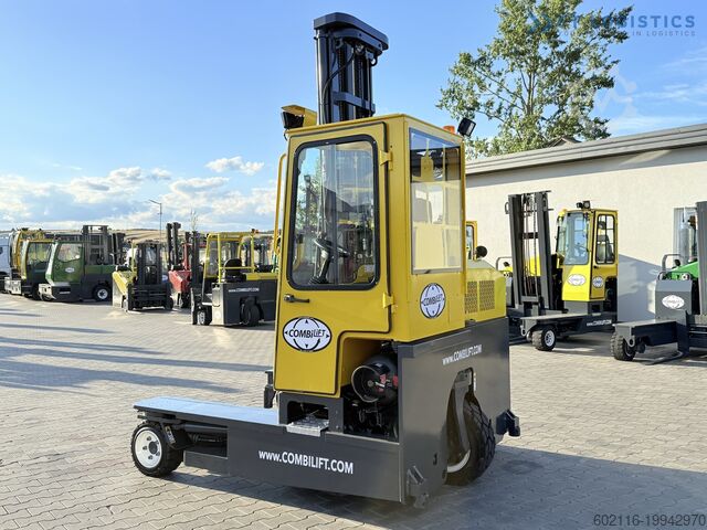 Четырёхходовой вилочный погрузчик Combilift C3000 GAS TRIPLEX 7600MM FREE-LIFT