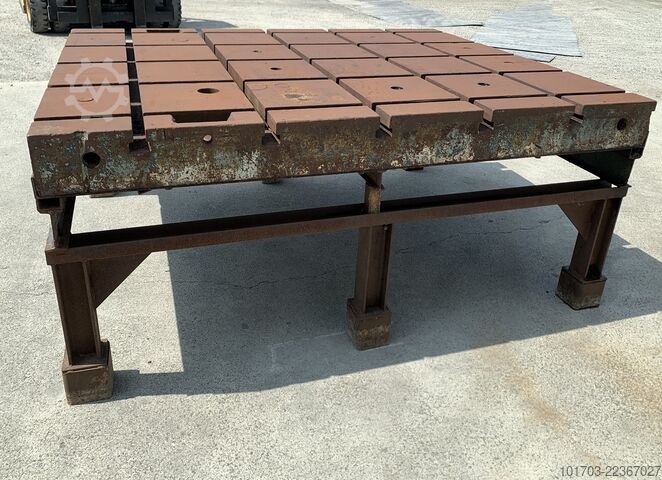 Støbejerns seng Taque fonte rainurée - Floor Plate 2300 x 1900 x 200 mm