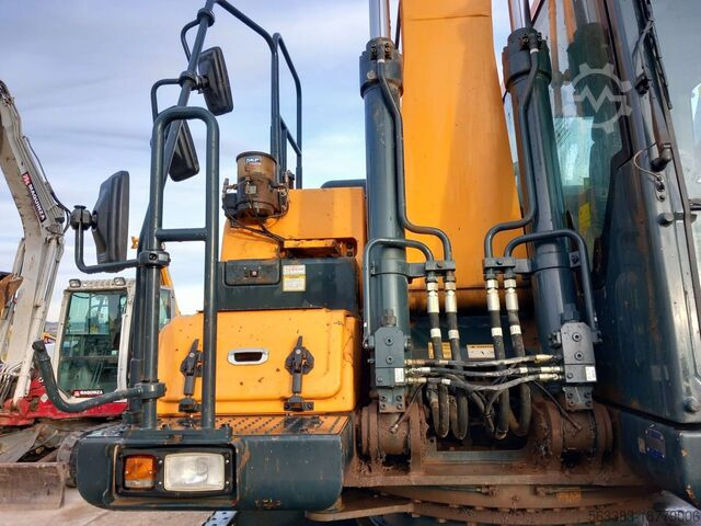 Excavadora sobre neumáticos Hyundai HW180