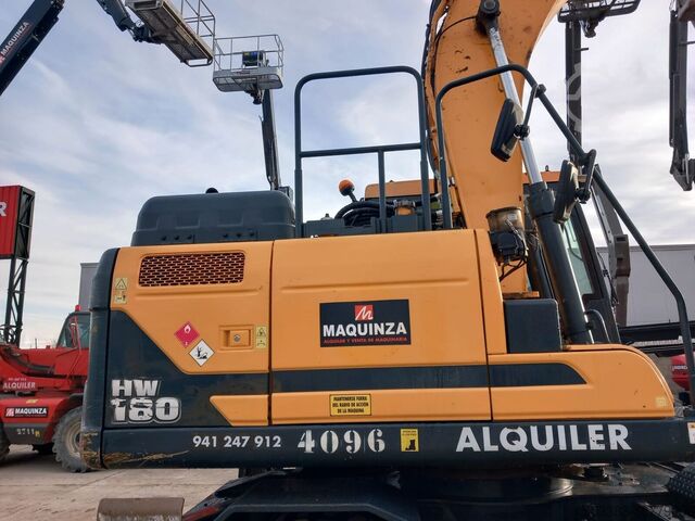 Excavadora sobre neumáticos Hyundai HW180
