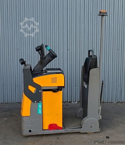 牽引車 Jungheinrich ezs 130 / 2019y/ 2447mh