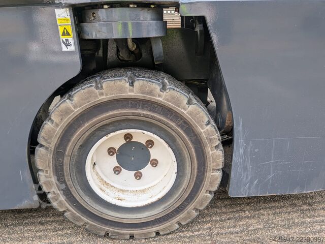 מלגזה ארבע-כיוונית Combilift C6000