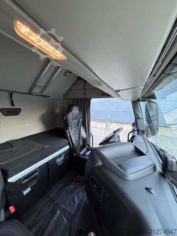 Standard tractor unit Iveco S-WAY 570 euro 6-E uff. ITALIA Full pn.