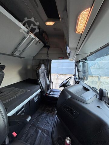 Standard tractor unit Iveco S-WAY 570 euro 6-E uff. ITALIA Full pn.