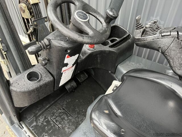 Elektrikli 3 tekerlekli forklift Linde E16-02
