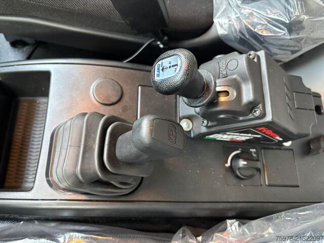 トラック搭載型クレーン Iveco Eurocargo 180E32