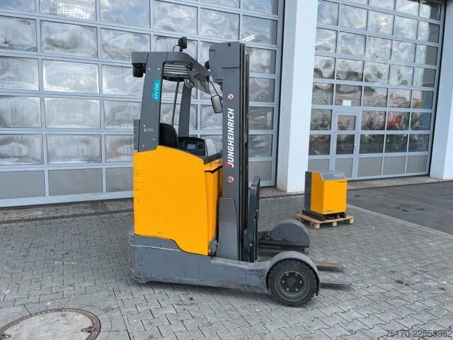 Reachtruck Jungheinrich ETV C16 / Triplex 5.72m / SS / nur 3.112h / 2016