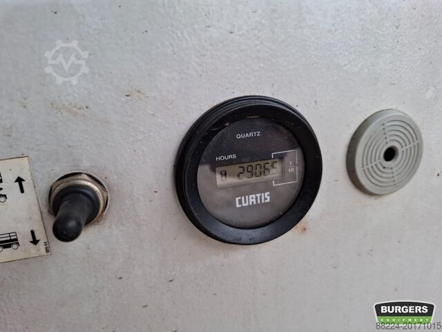 Scissor lift Holland Lift HL220D25