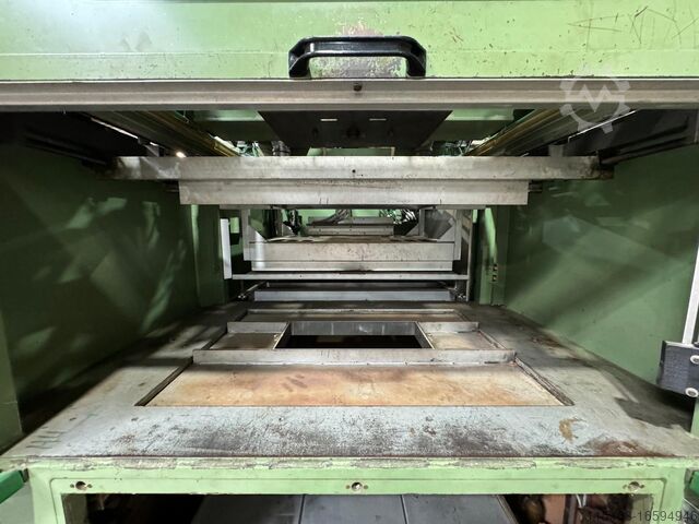Thermoforming machine ILLIG UA 100 1g