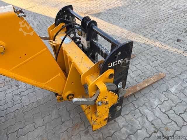 Teleskopski utovarivač JCB 540-140 / 2021 BJ / 14M / 2.947 H