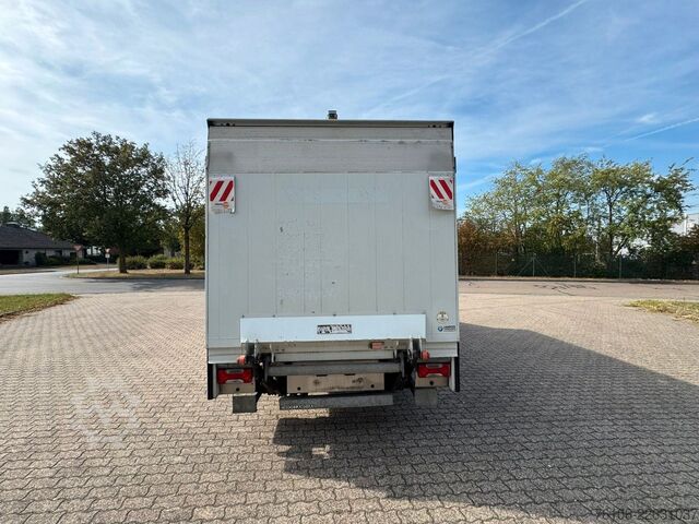 Κλειστό βαν IVECO Daily 70C18 Hi-Matic Koffer mit Ladebordwand