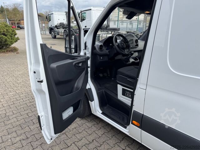 Furgoneta de caja alta MERCEDES-BENZ 211 CDI Sprinter III Kasten L2 Hoch WIE NEU
