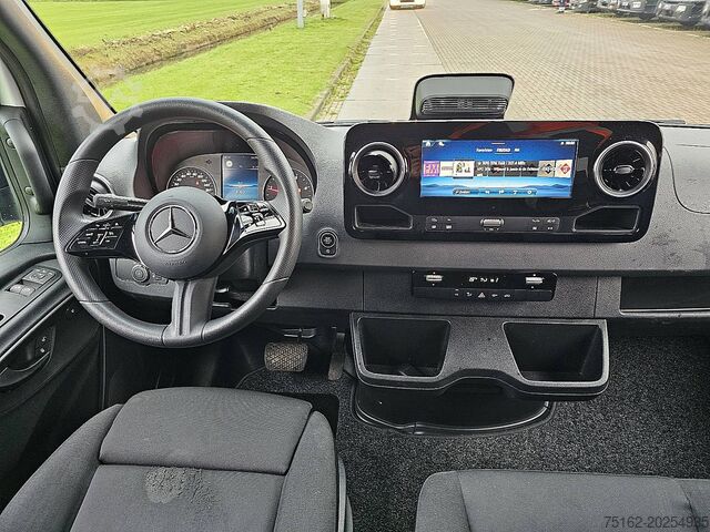 Camioneta familiar de techo alto MERCEDES-BENZ SPRINTER 317 L2H2 LED Mbux Autom!