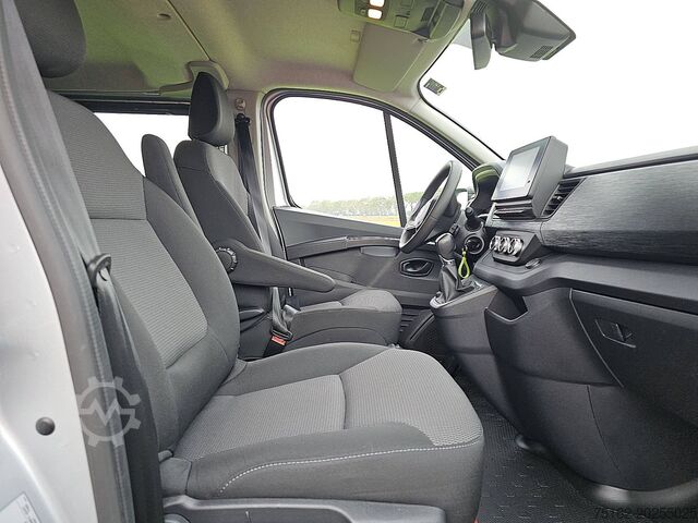 Camioneta familiar de techo alto RENAULT TRAFIC 2.0 DCI L2 Dubbel Cabine NAP