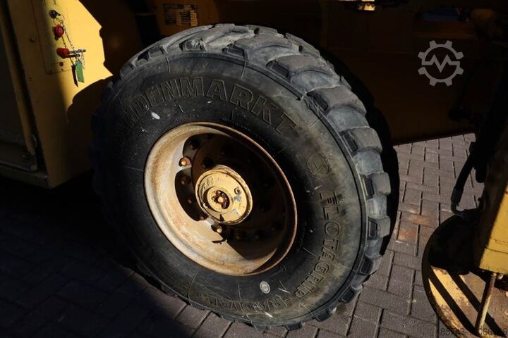 Elevador de tesoura Liftlux SL260-25D4WD Diesel, 4x4 Drive, 9.80m Hydraulic De