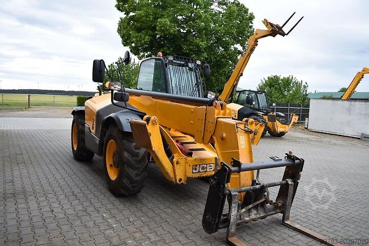 รถตักแบบแขนยืดได้ JCB 540-140