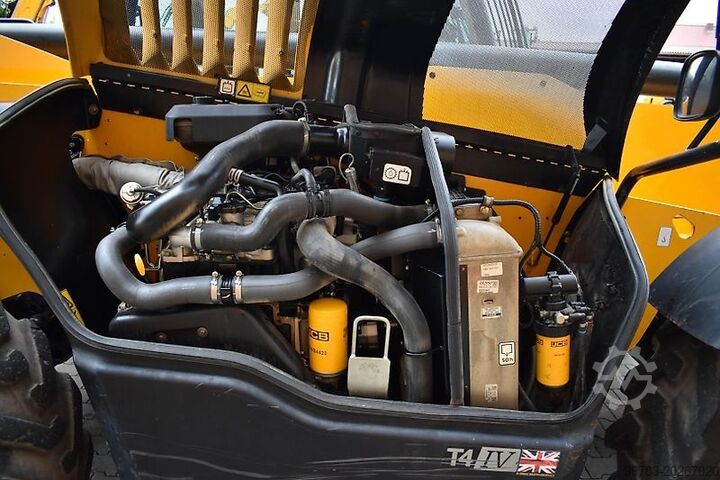 รถตักแบบแขนยืดได้ JCB 540-140