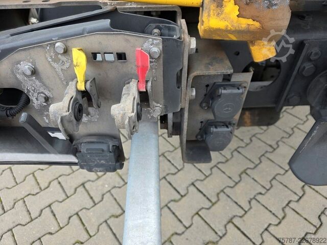 Автомобиль с заменяемым кузовом MERCEDES-BENZ 2545 BDF Multiwechsler, 2 x AHK, Euro 6  D,M,N