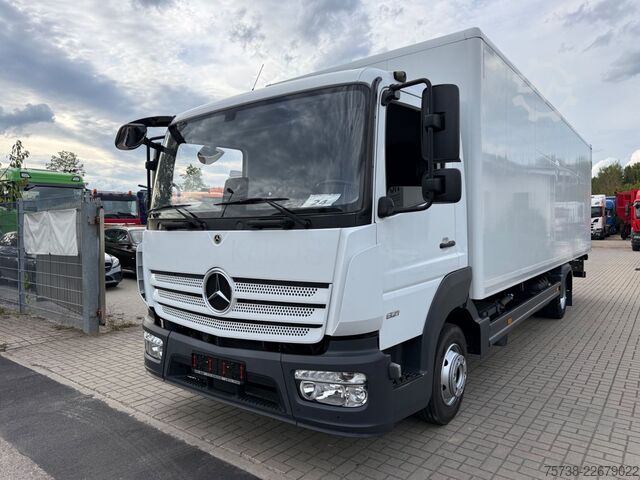 बॉक्स वैन MERCEDES-BENZ Atego 821 L Koffer+LBW/Klima/Motorbremse/EURO6D