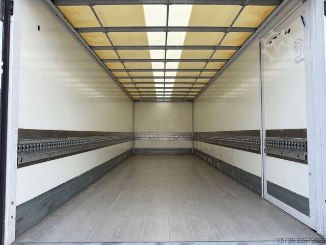 Dobozos furgon MERCEDES-BENZ Atego 821 L Koffer+LBW/Klima/Motorbremse/EURO6D
