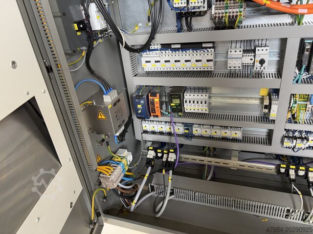 Universal-Bearbeitungszentrum Deckel Maho DMU 50 EVO LINEAR
