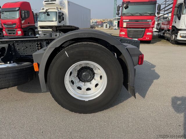 Tractor estándar Iveco S-WAY 460