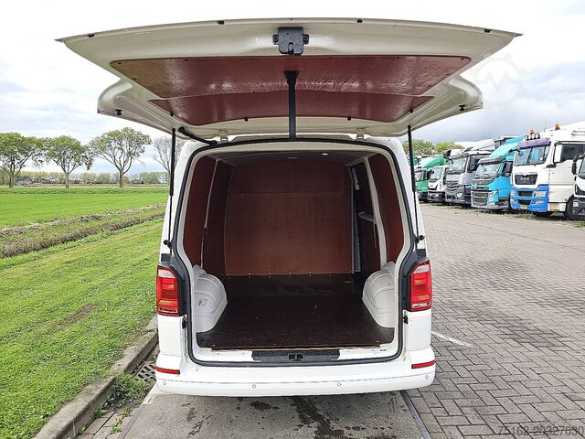 High-roof van VOLKSWAGEN TRANSPORTER 2.0 TDI L1H1 Airco Euro6 NAP