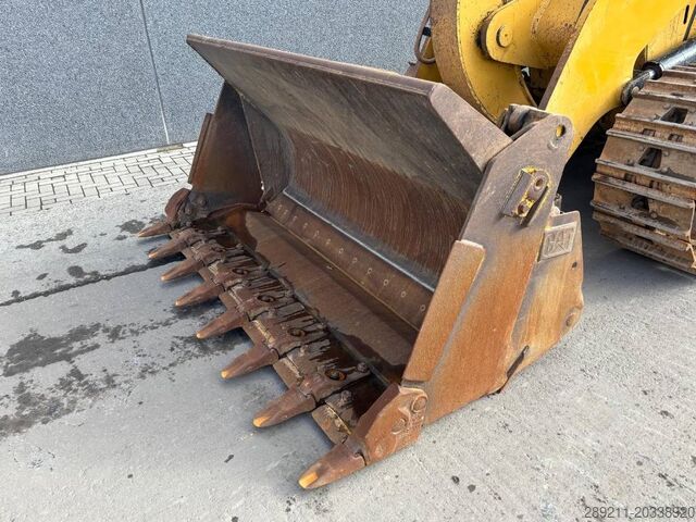 履带式装载机 CAT 953 D