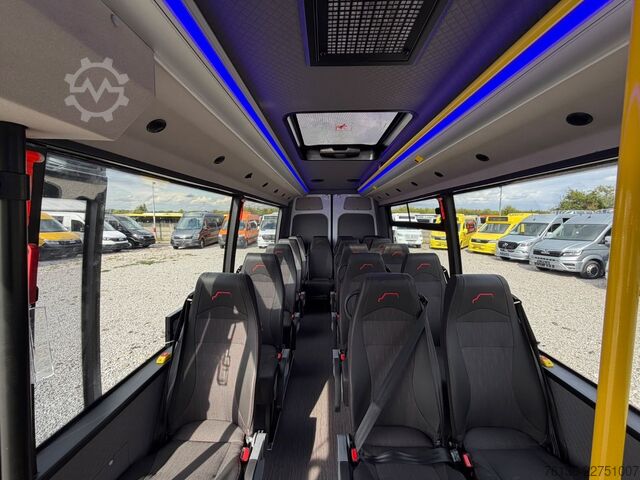 City bus MERCEDES-BENZ Sprinter 16+27 Mittelniederflur Linien Rollstuhl