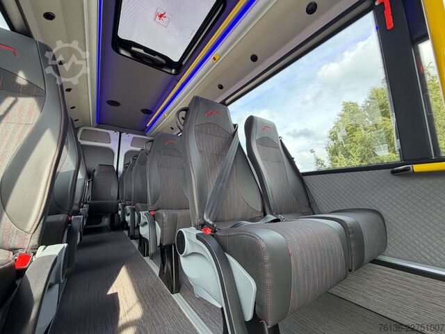 City bus MERCEDES-BENZ Sprinter 16+27 Mittelniederflur Linien Rollstuhl