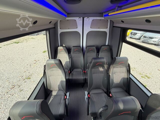 City bus MERCEDES-BENZ Sprinter 16+27 Mittelniederflur Linien Rollstuhl