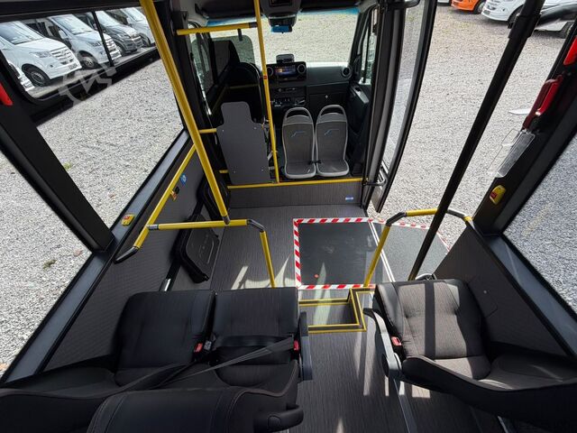 City bus MERCEDES-BENZ Sprinter 16+27 Mittelniederflur Linien Rollstuhl
