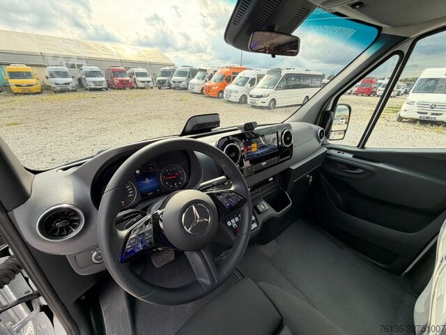 City bus MERCEDES-BENZ Sprinter 16+27 Mittelniederflur Linien Rollstuhl