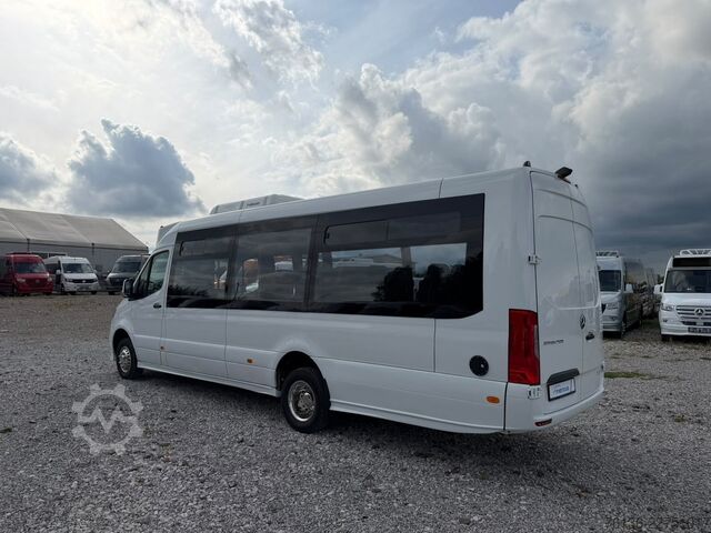 City bus MERCEDES-BENZ Sprinter 16+27 Mittelniederflur Linien Rollstuhl