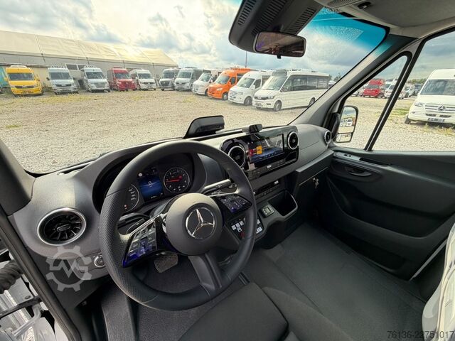 City bus MERCEDES-BENZ Sprinter 16+27 Mittelniederflur Linien Rollstuhl
