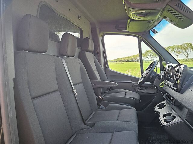 Kombi z wysokim dachem MERCEDES-BENZ SPRINTER 317 L2H2 LED Mbux10 Navi