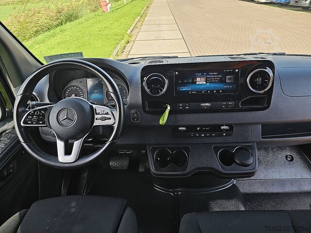 Kombi z wysokim dachem MERCEDES-BENZ SPRINTER 317 L2H2 LED Mbux10 Navi