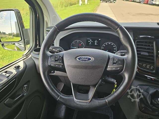 Kombi z wysokim dachem FORD TRANSIT CUSTOM 2.0 Dubbele Cabine TRAIL