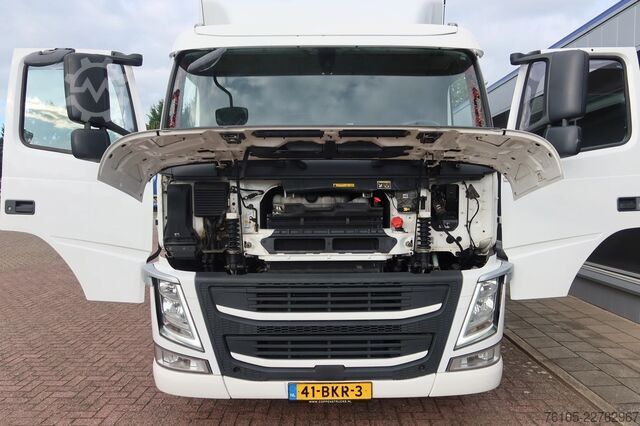  Volvo FM 330 Bakwagen + DHollandia 1500 kg