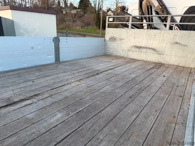 平ボディトラック VOLVO FL 240 Pritsche KRAN 10m