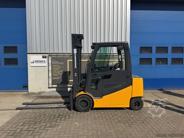 Chariot élévateur électrique triplex 3 tonnes VS-22115 Jungheinrich EFG 430K JUNGHEINRICH EFG 430K