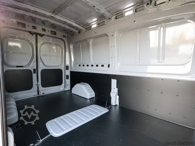 Smábíll Maxus DELIVER 9