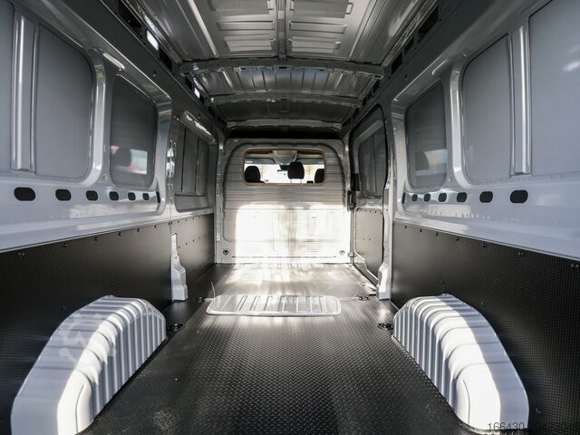 Smábíll Maxus DELIVER 9