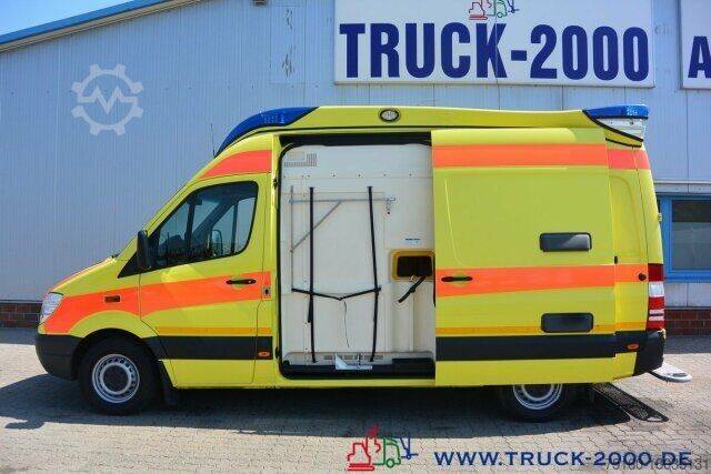 Truk pemadam kebakaran Mercedes-Benz Sprinter 316 RTW Ambulance Mobile Delfis Rettung